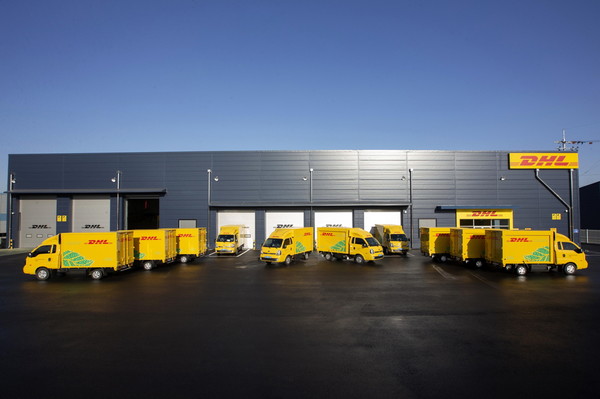세계적인 국제특송기업 DHL코리아가 전국 각 지역 서비스센터에 전기 배송차 45대를 도입했다.