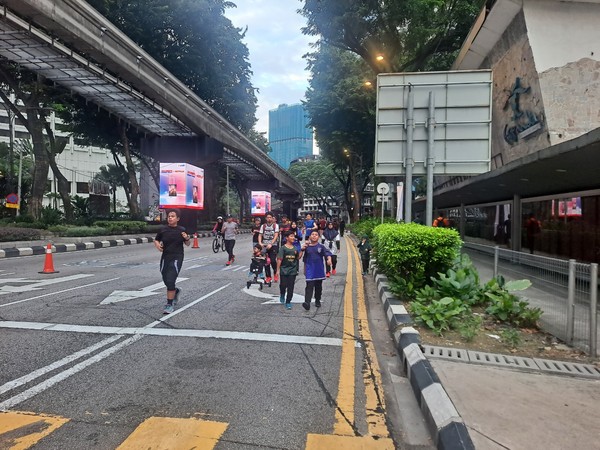 수도 쿠알라룸푸르 시내에서는 매주 일요일 마다 달리기  대회가 열린다.